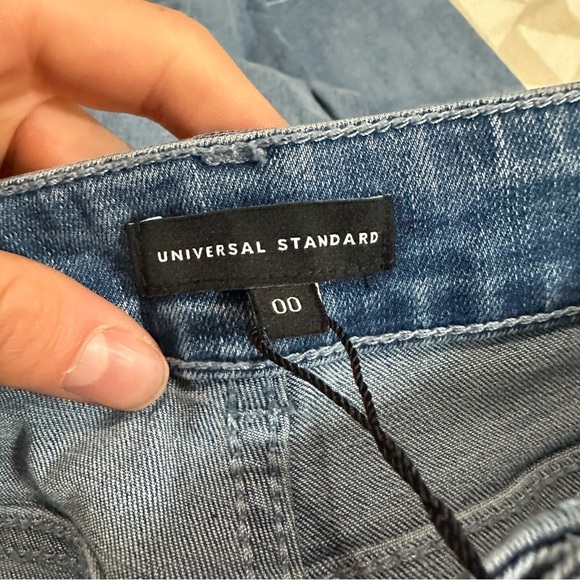 Universal standard bae boyfriend straight leg jeans light wash - Picture 2 of 2